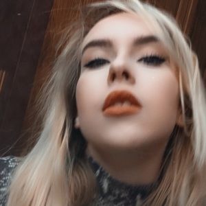 Meet your Posher, Lydia